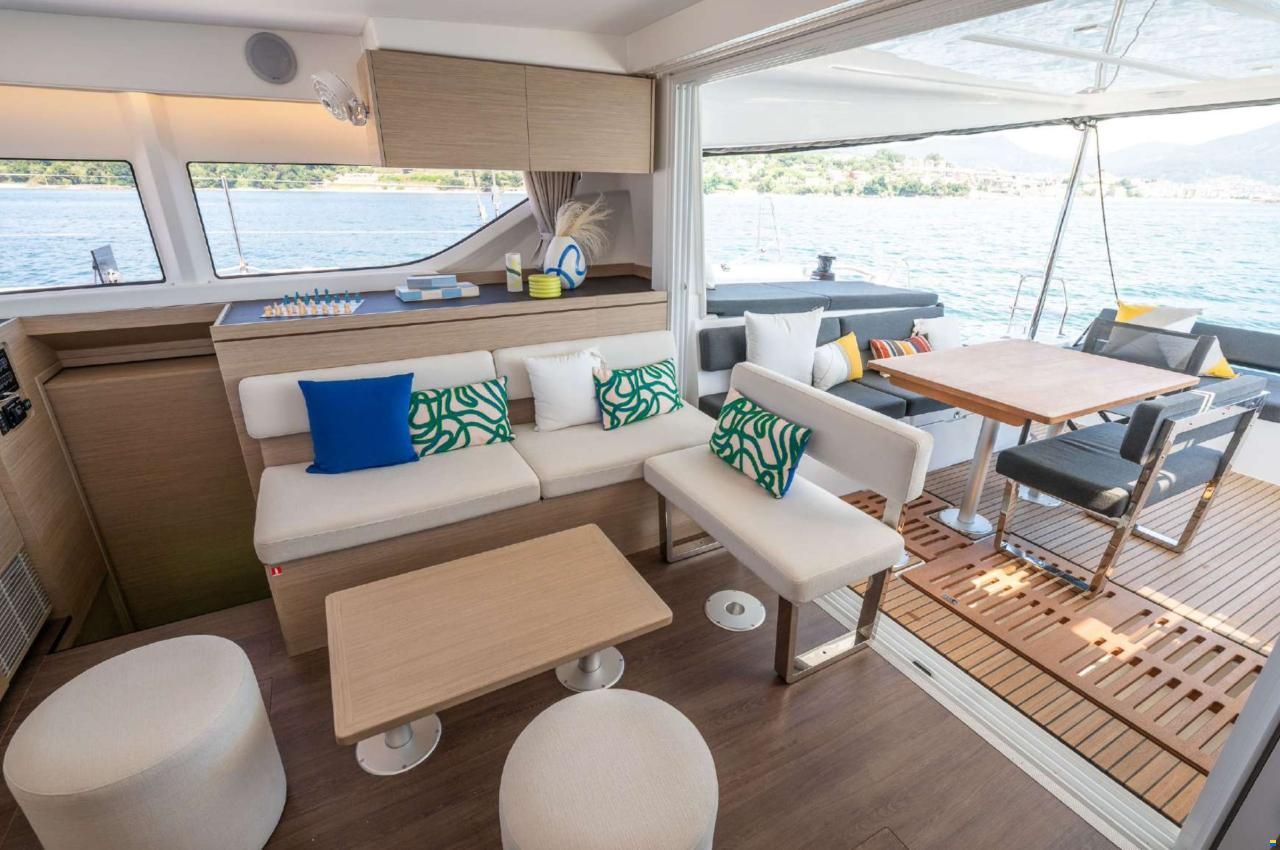 Lagoon 43