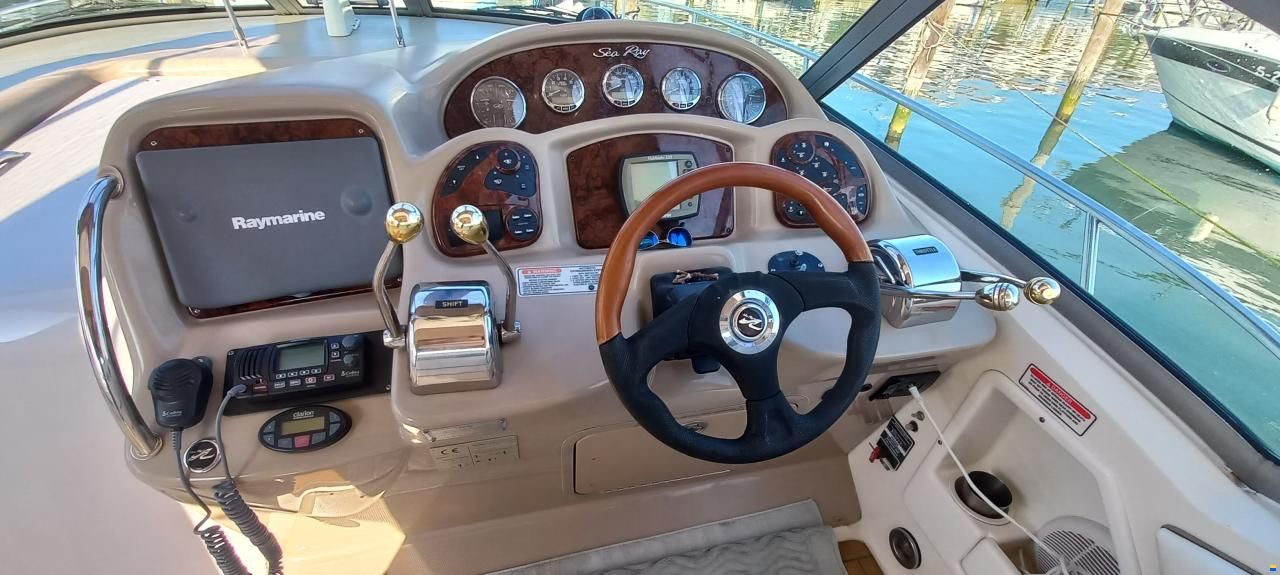 Sea Ray 355 Sundancer
