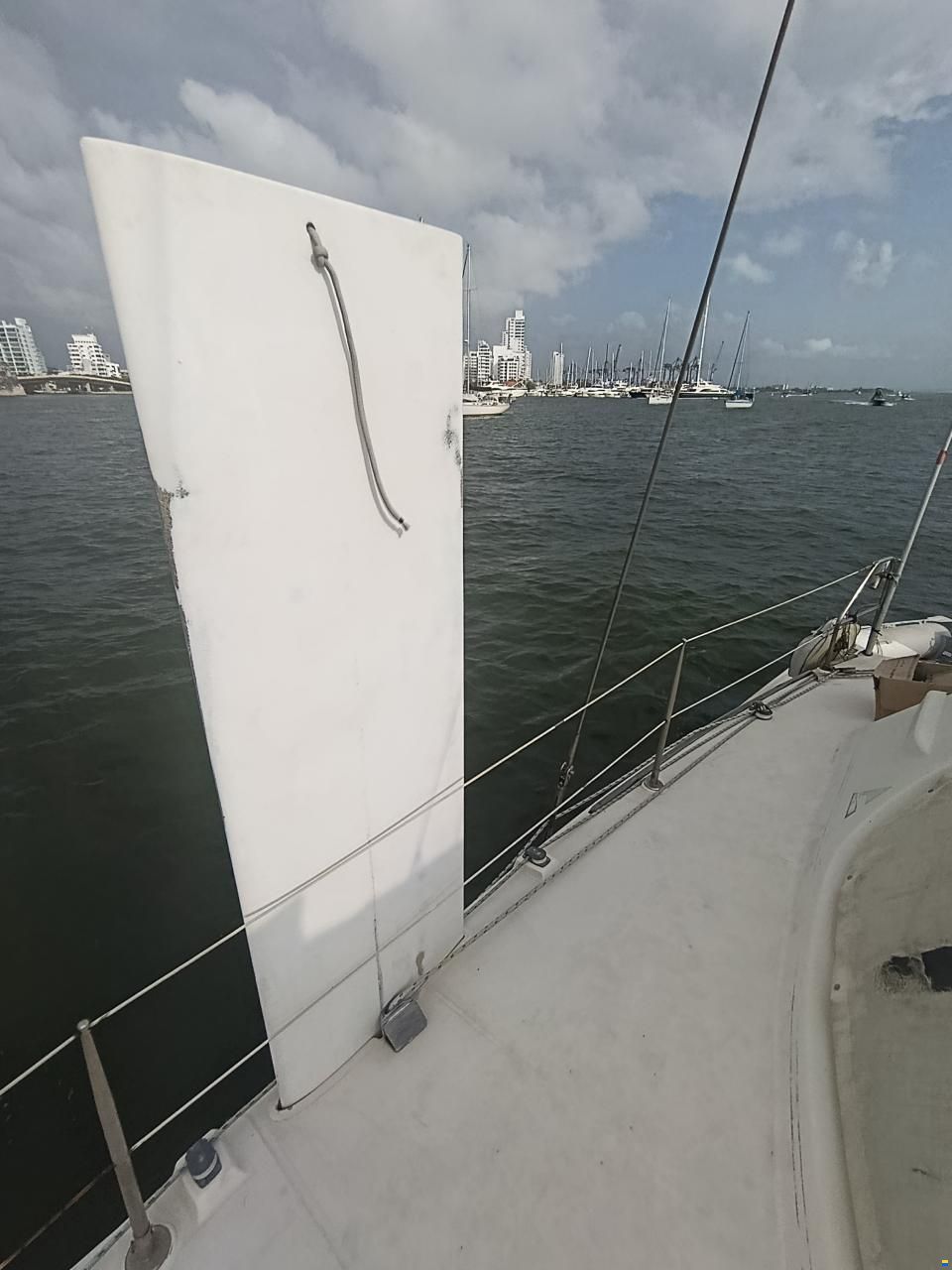 Catana 381