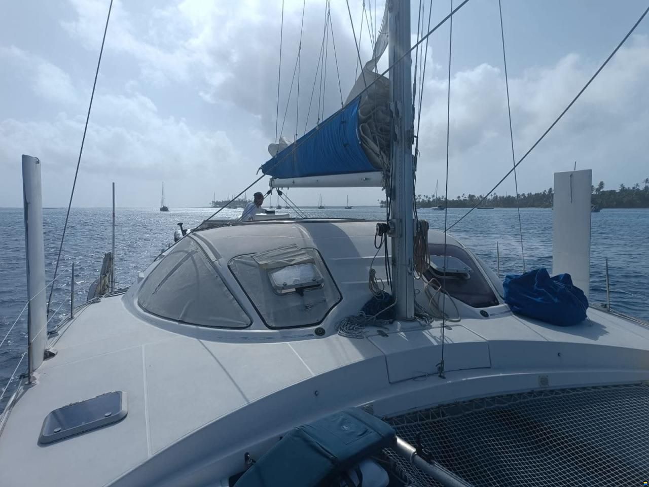 Catana 381