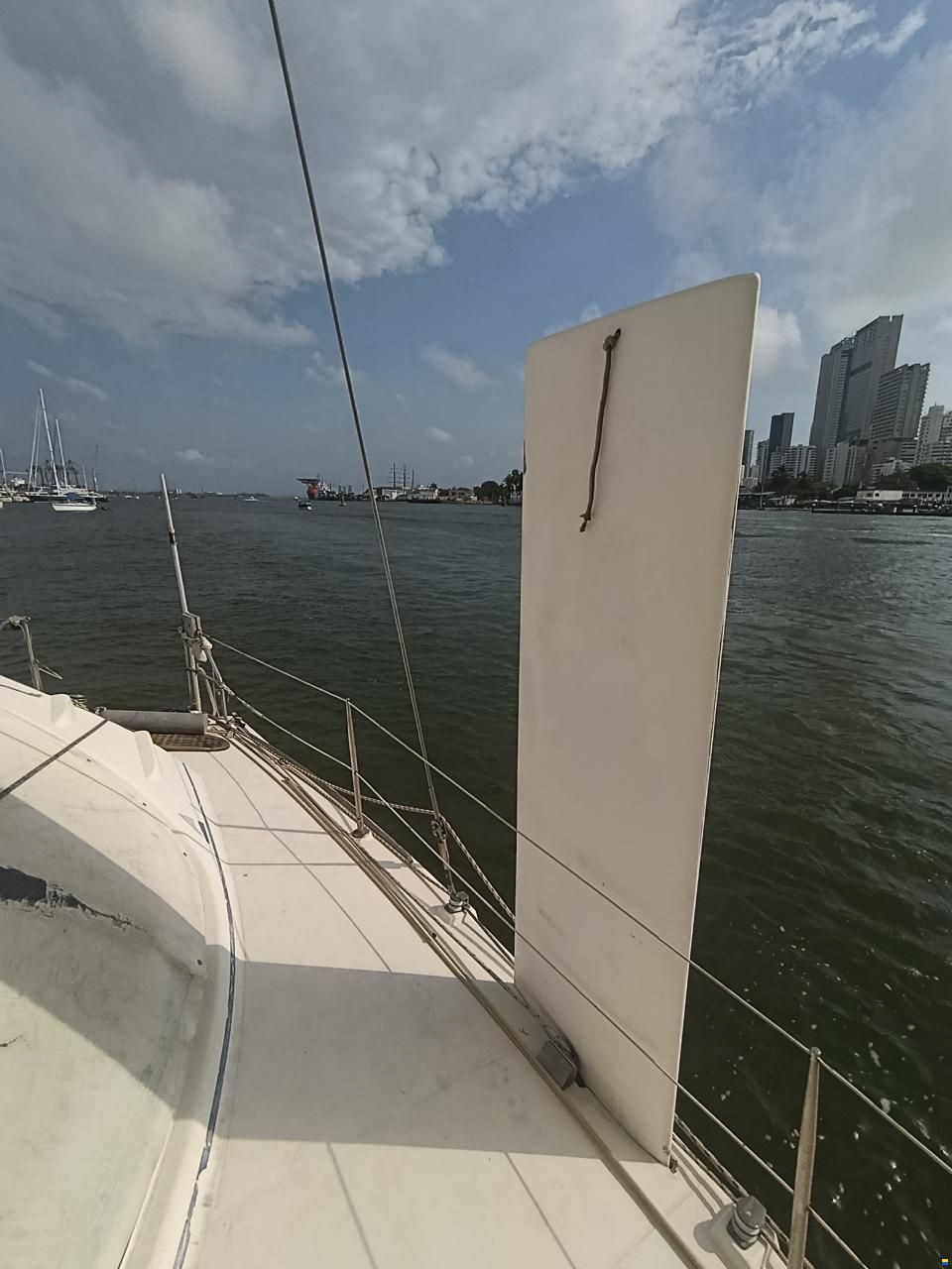 Catana 381