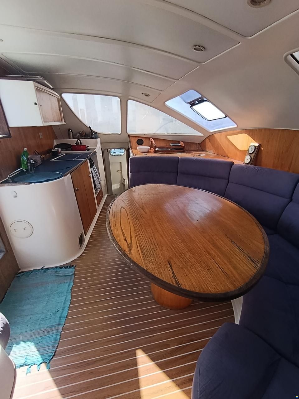Catana 381