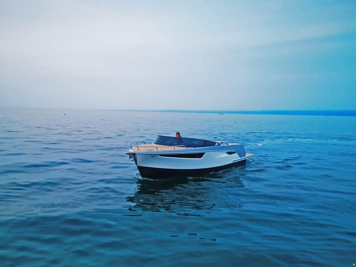 Alfastreet 28 Cabin