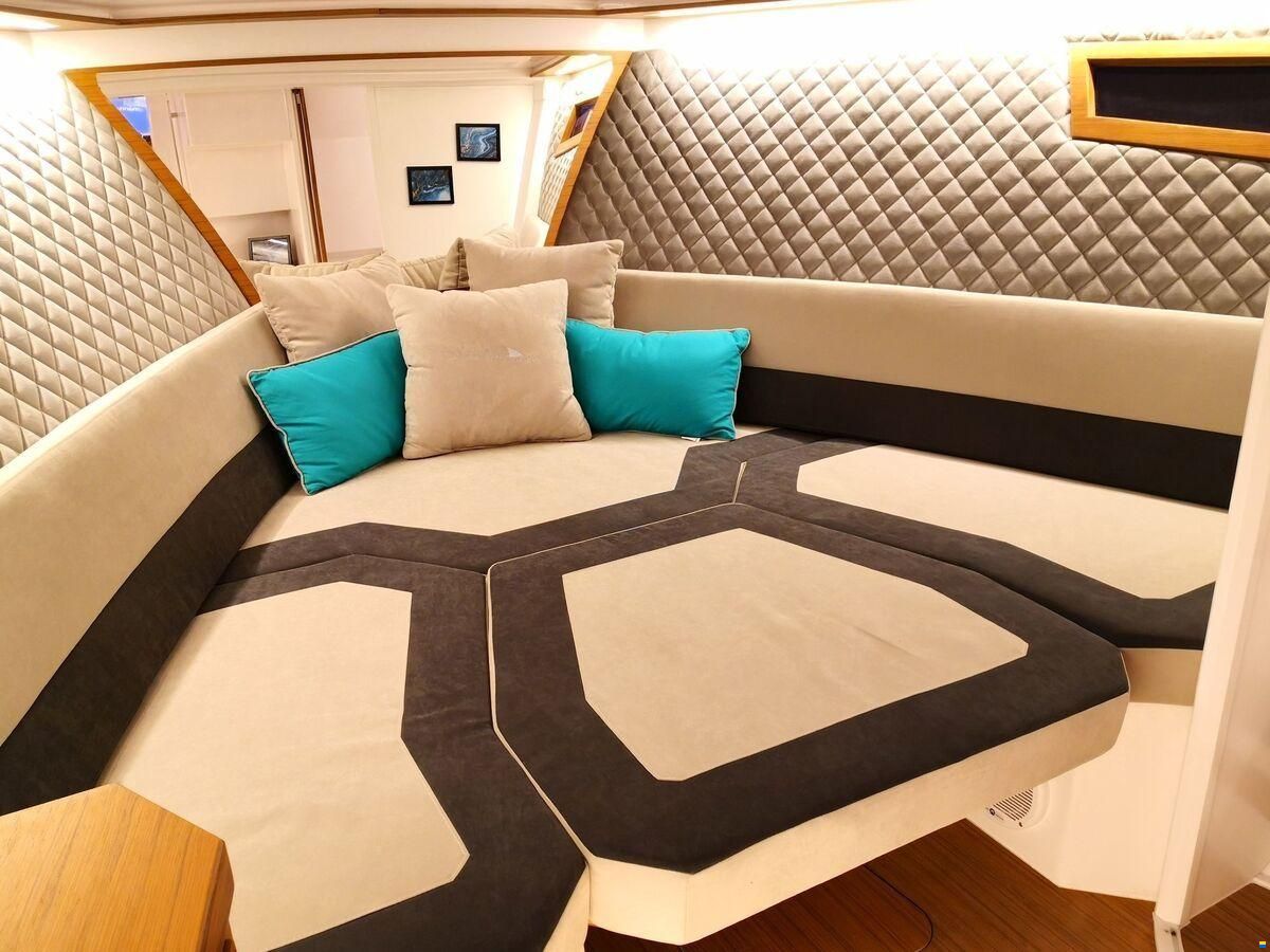 Alfastreet 28 Cabin
