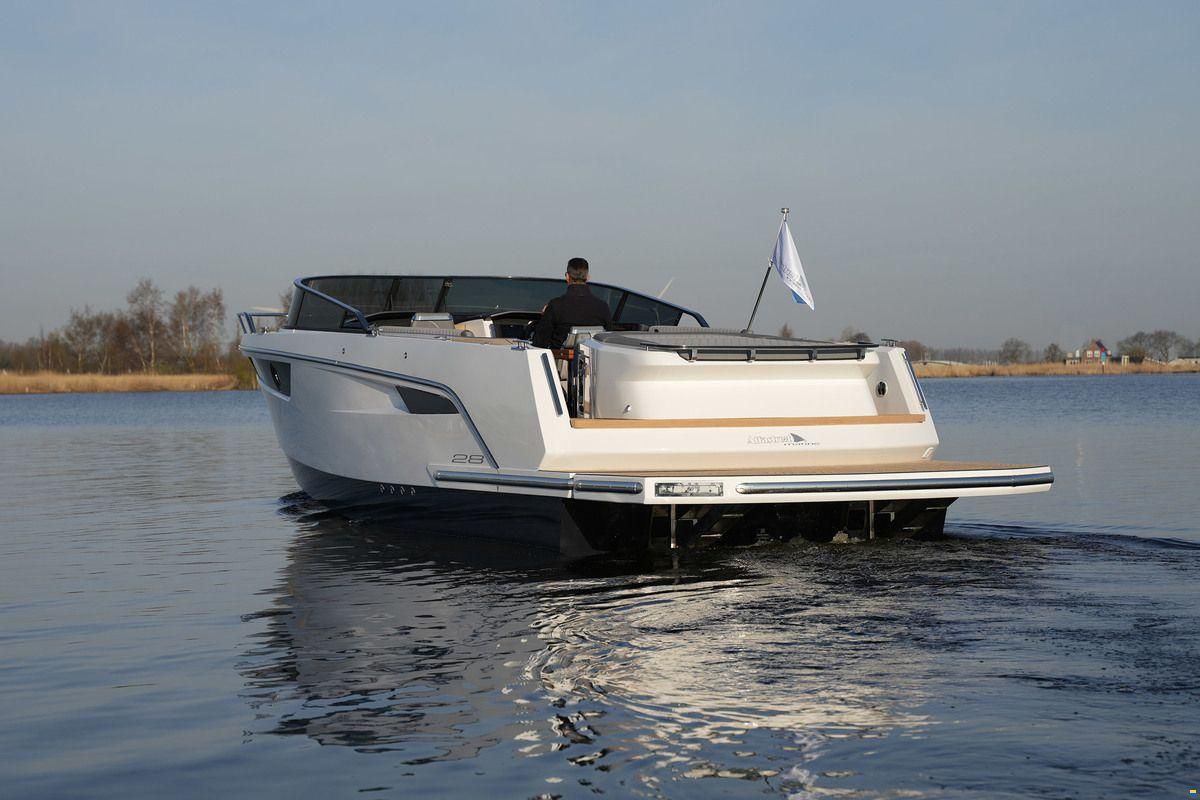 Alfastreet 28 Cabin