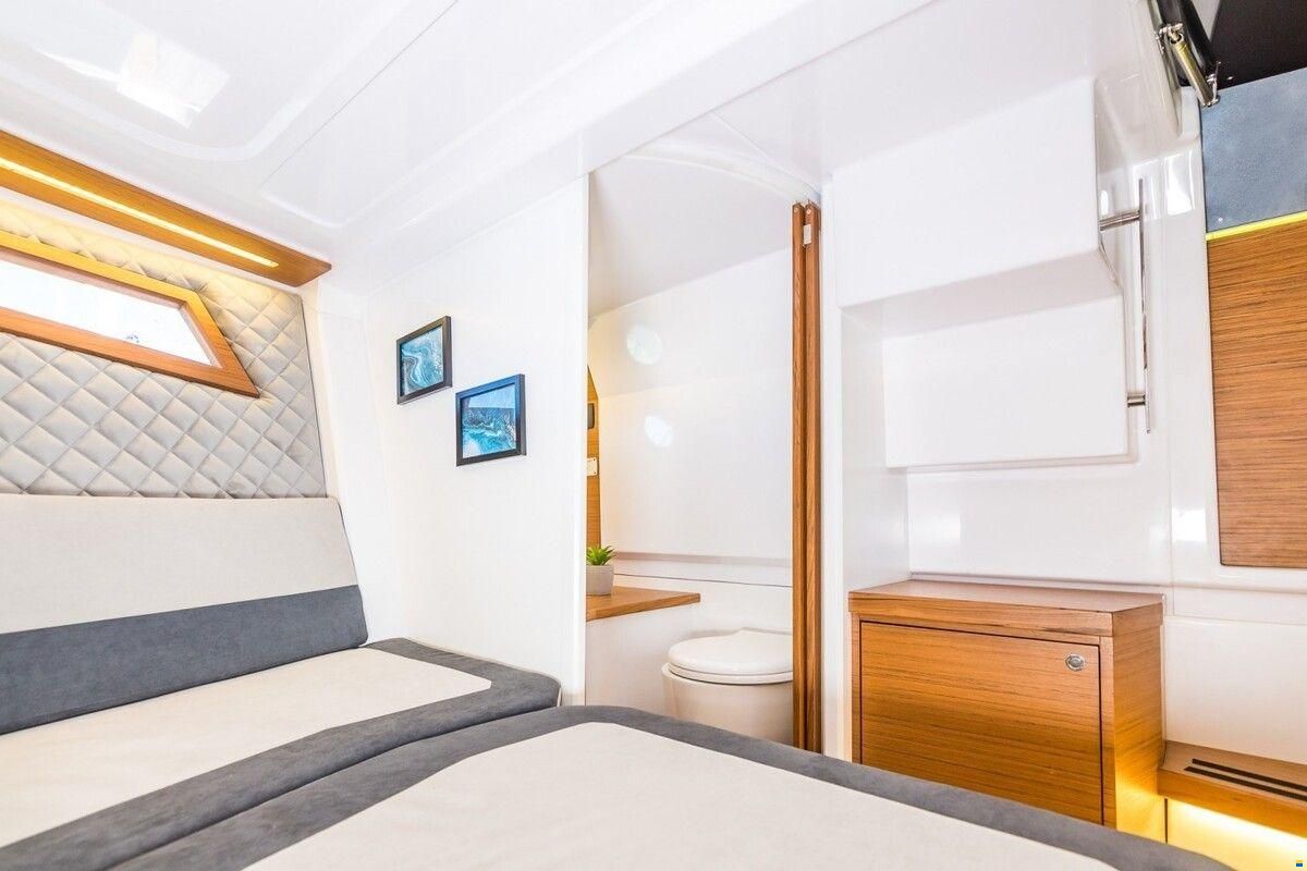 Alfastreet 28 Cabin