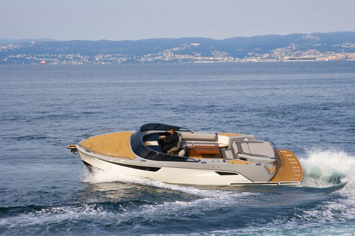 Alfastreet 28 Cabin