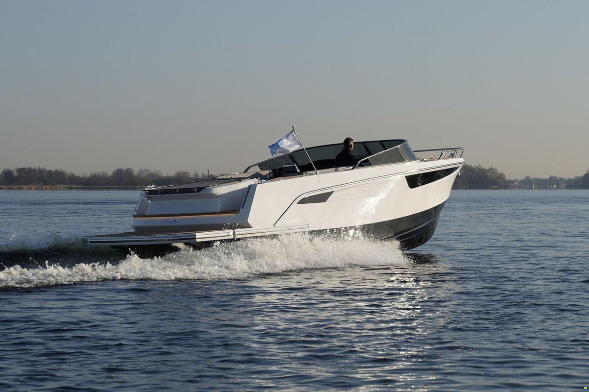 Alfastreet 28 Cabin