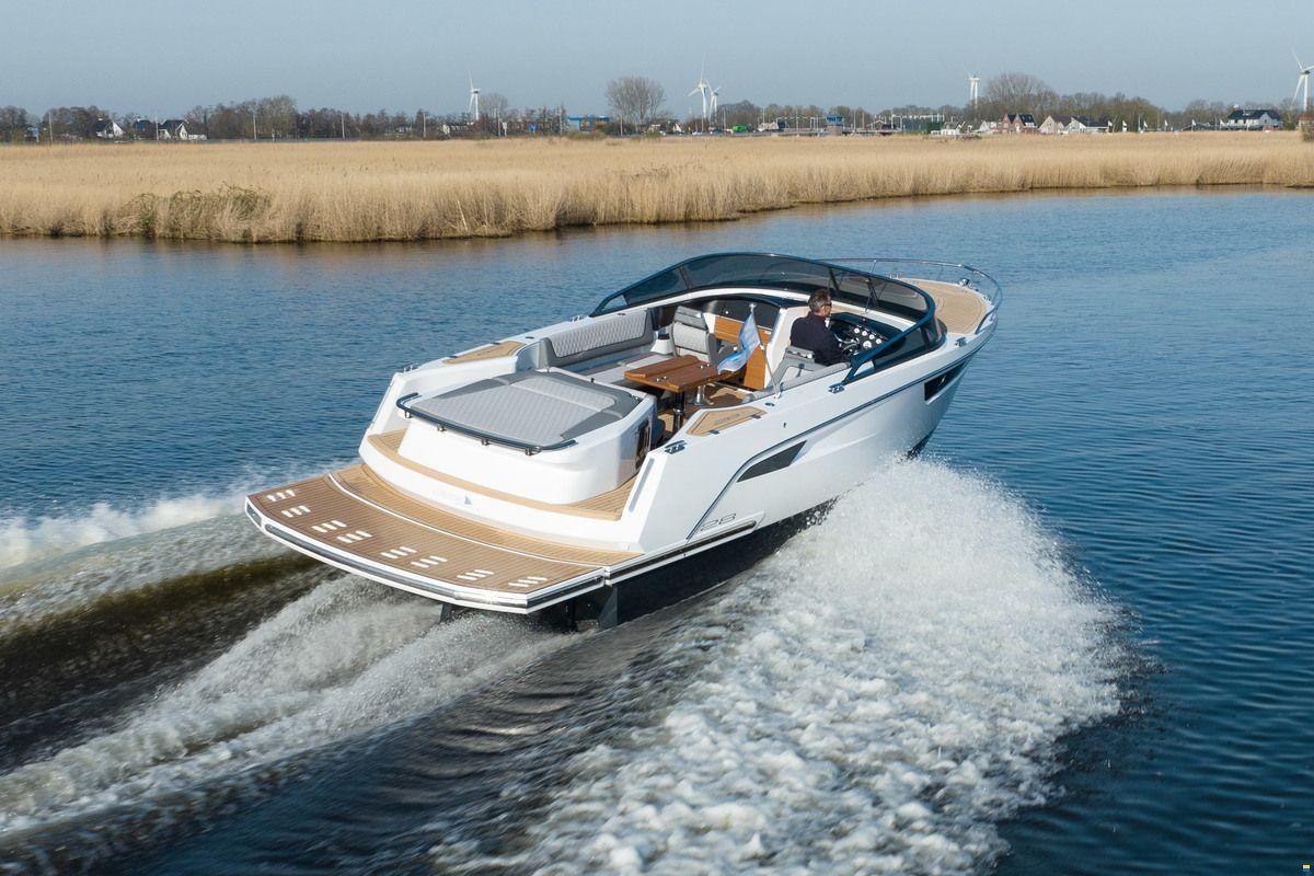 Alfastreet 28 Cabin