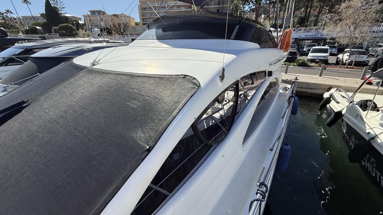 Azimut 46