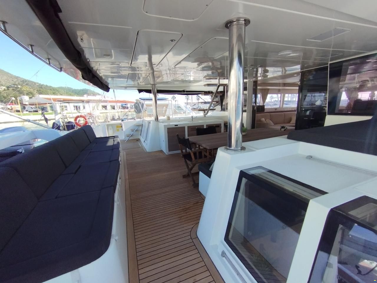Lagoon 620