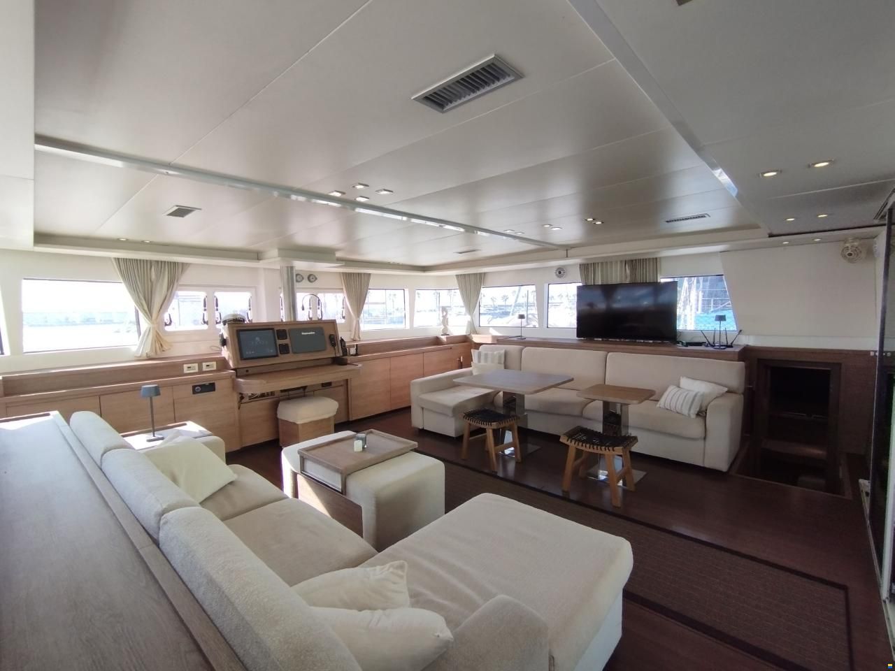Lagoon 620