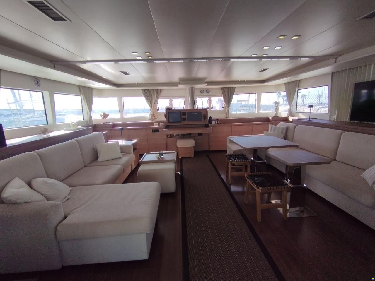 Lagoon 620