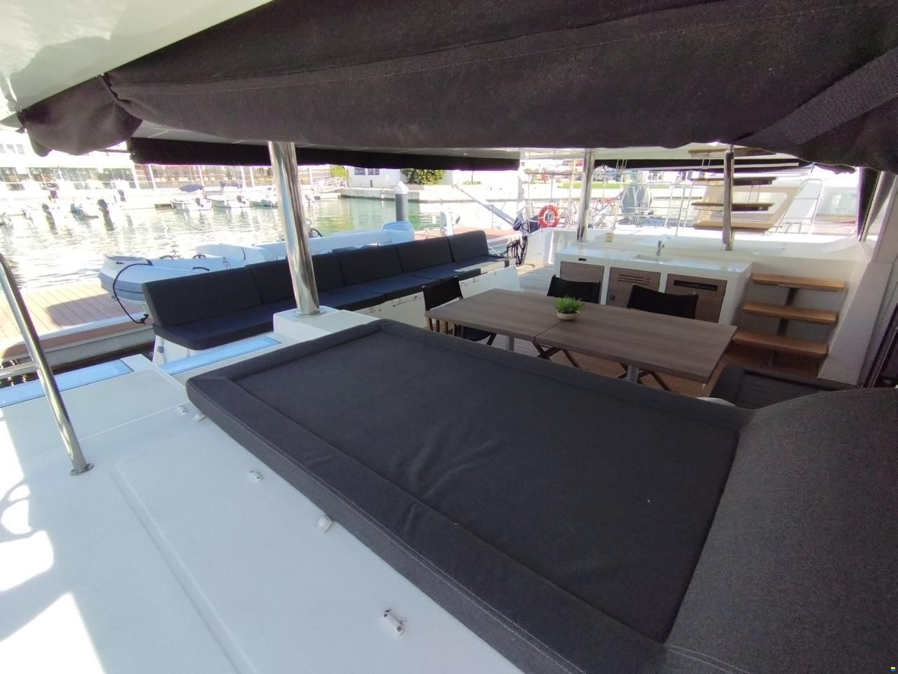 Lagoon 620