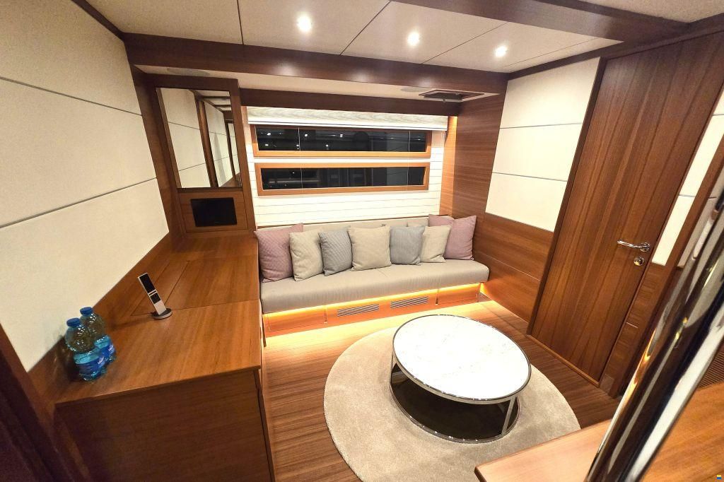Delta Powerboats 88 Carbon