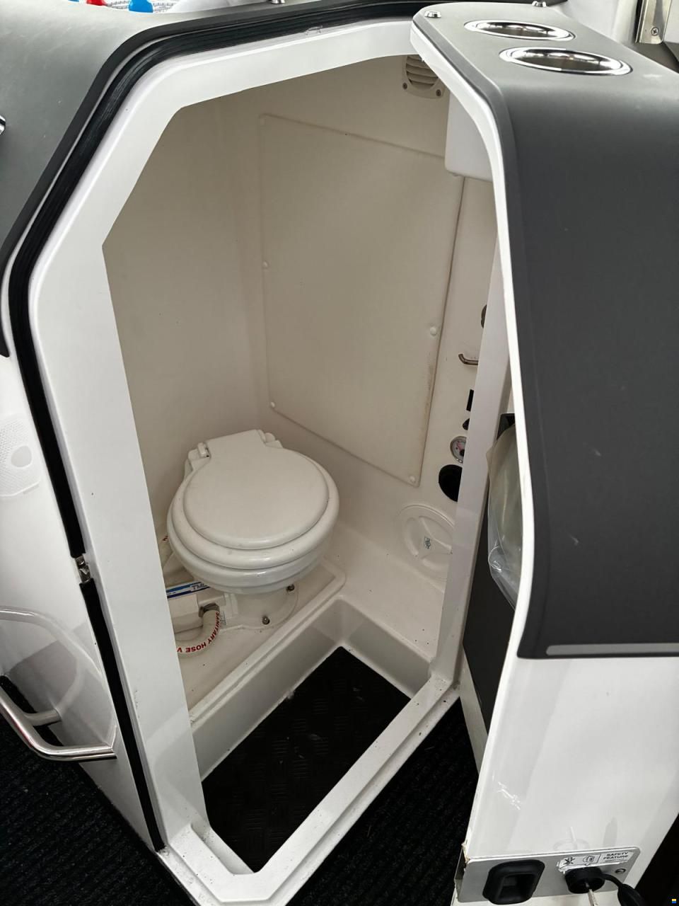 XO Boats 270 Cabin OB
