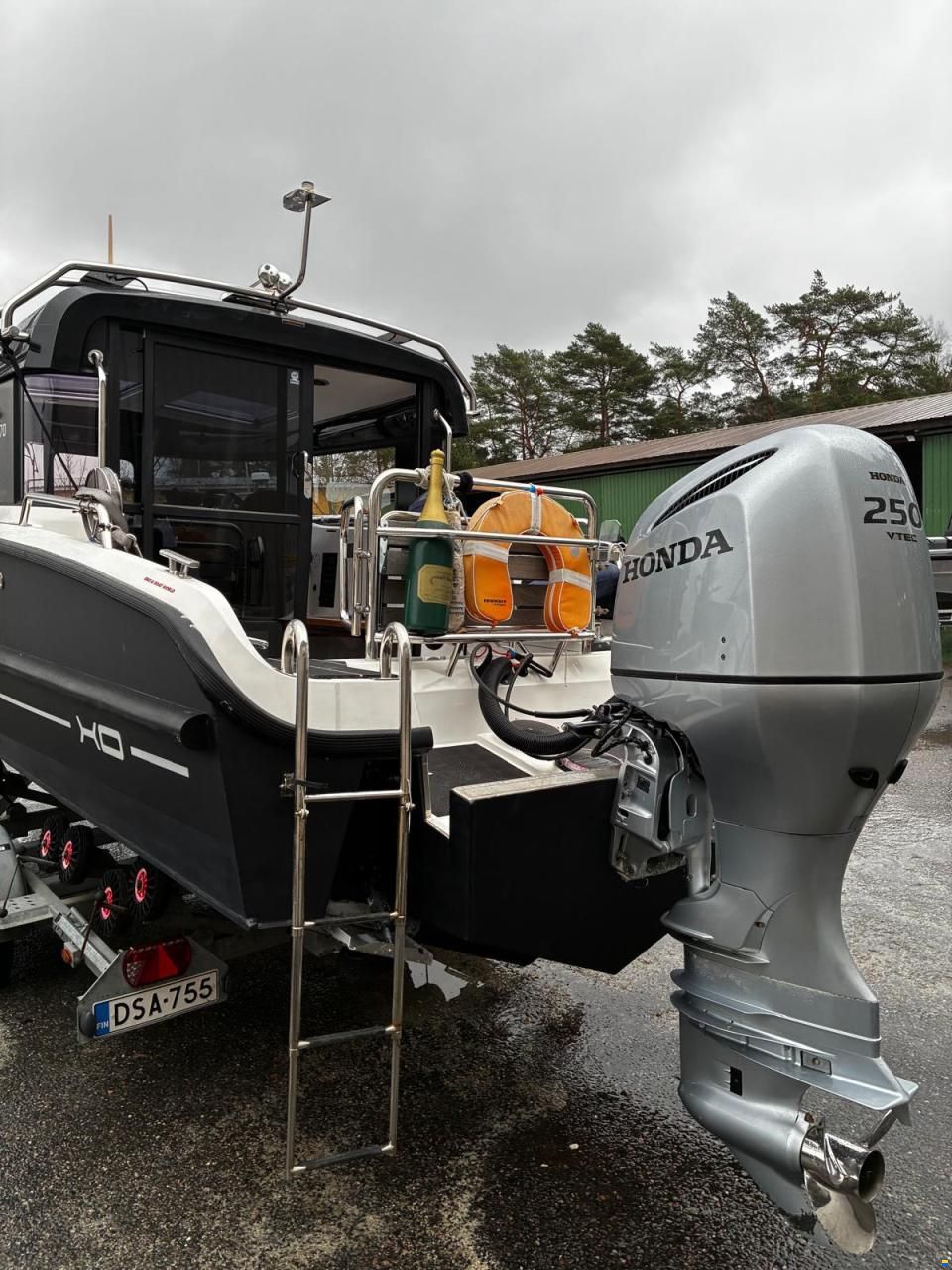 XO Boats 270 Cabin OB