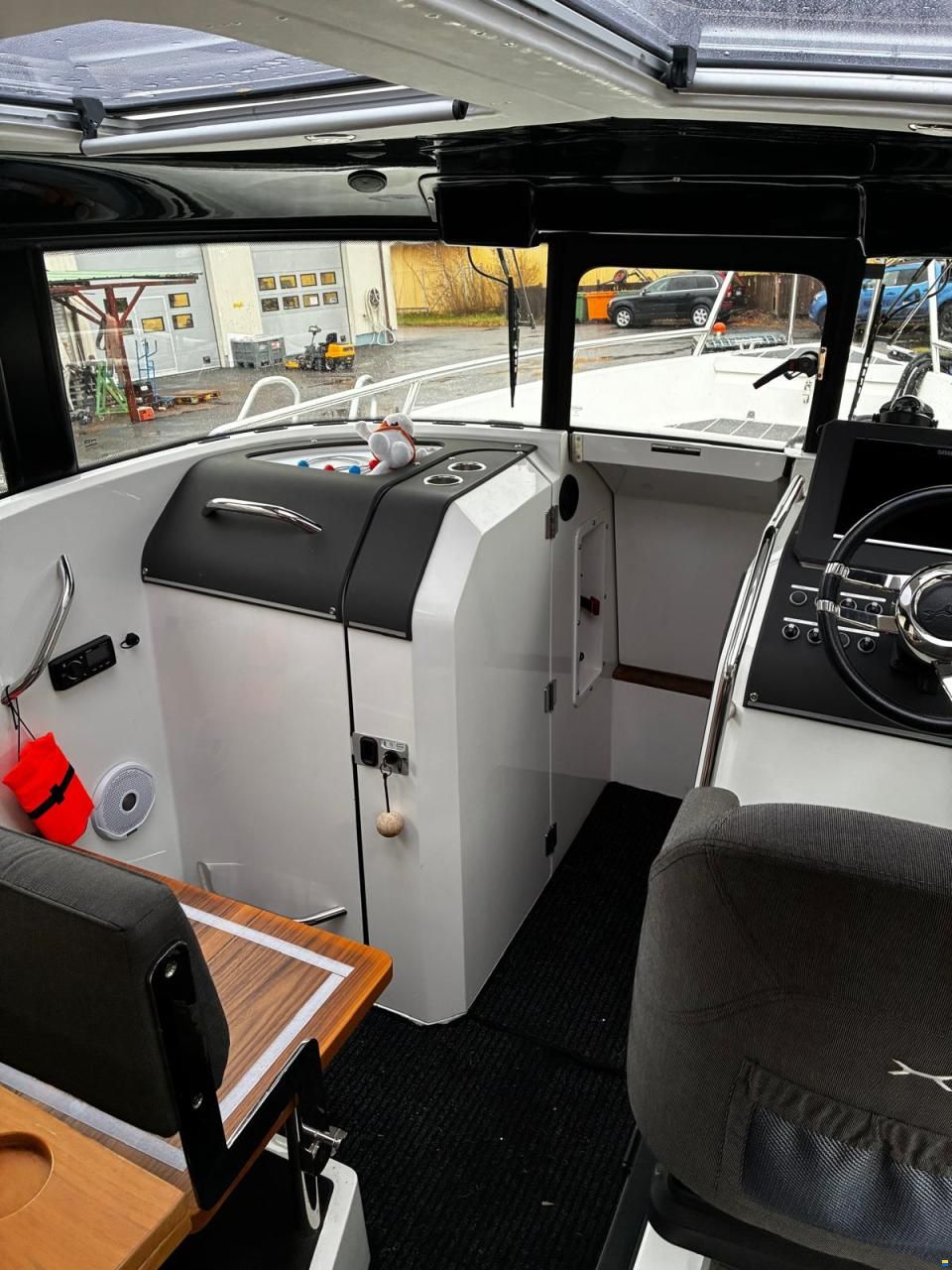 XO Boats 270 Cabin OB