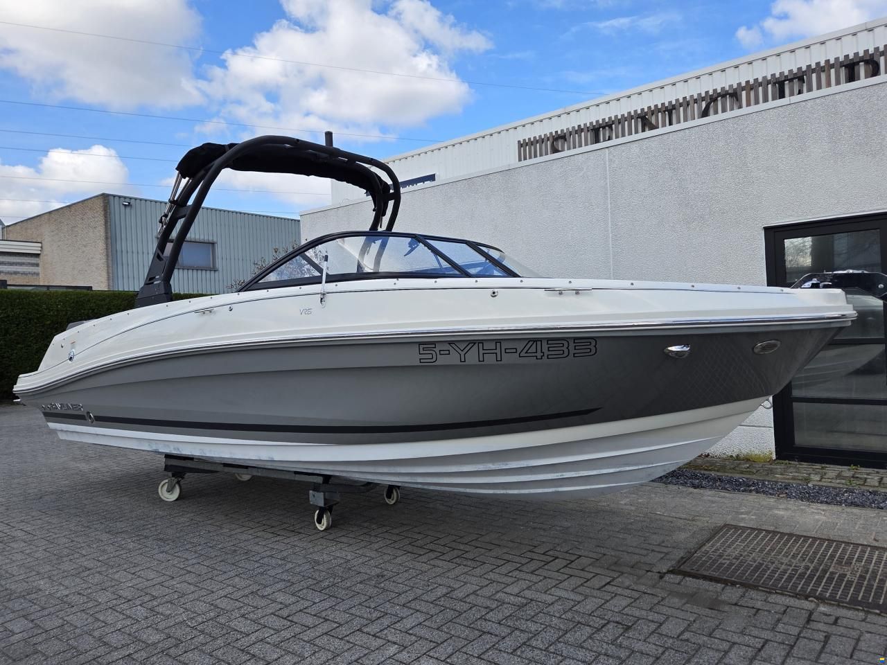 Bayliner VR6 - MY2025 - 250HP - full options