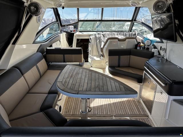 Sea Ray 320