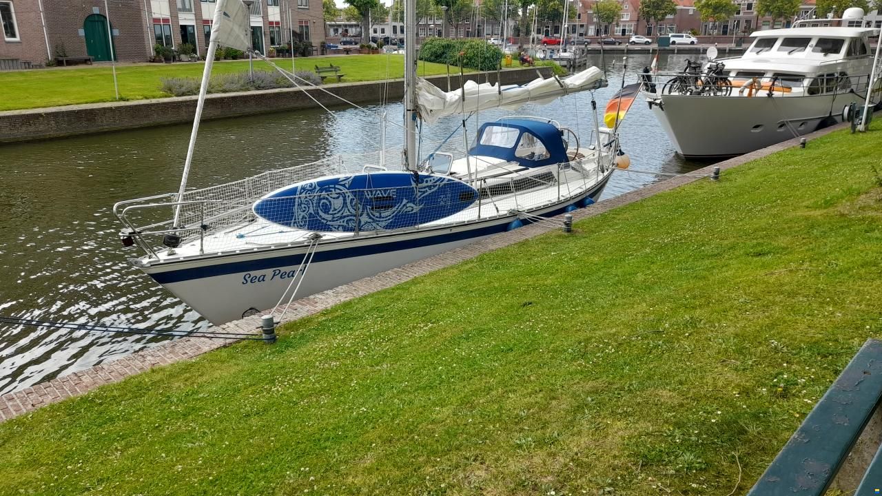 Friendship 35