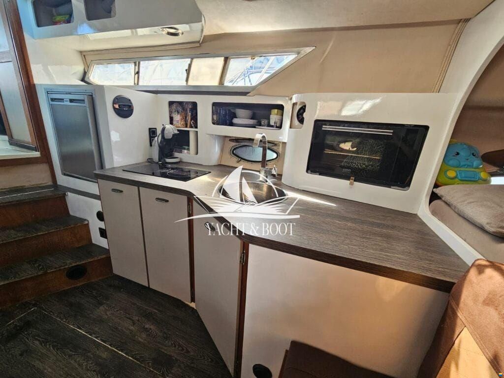 Cruiser Yachts 3270 Esprit