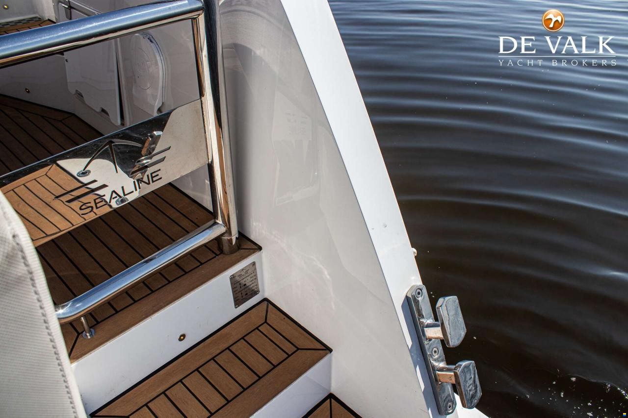 Sealine C390