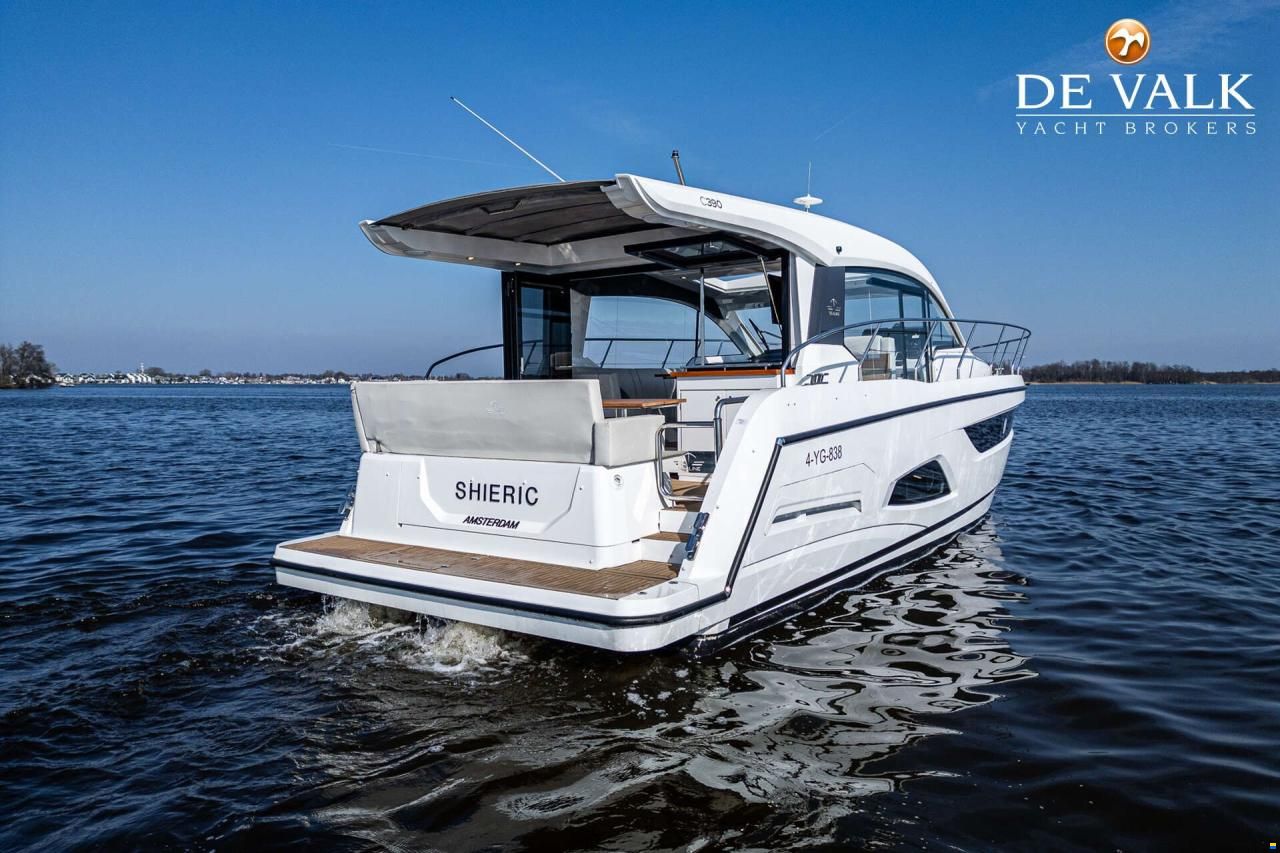Sealine C390