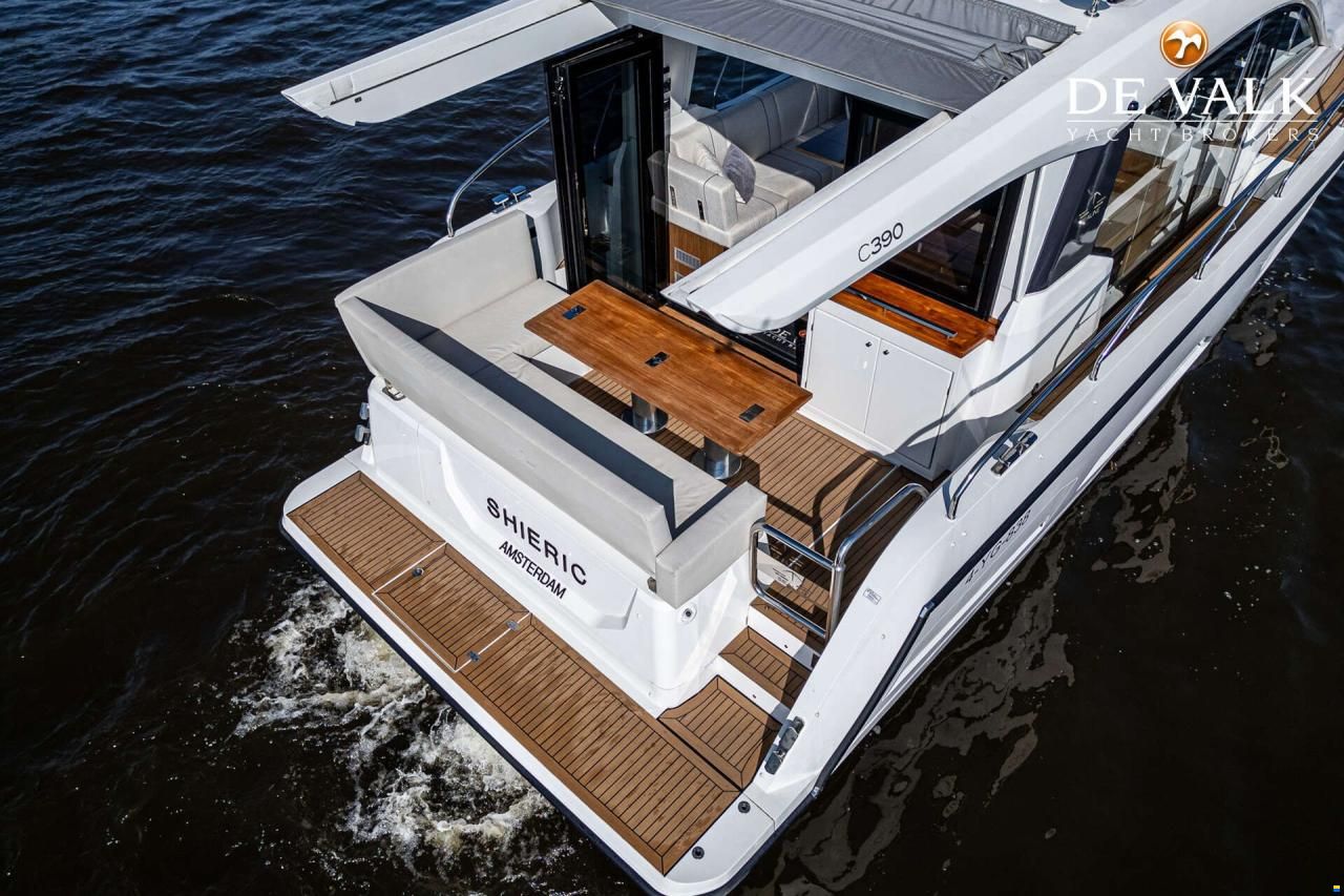 Sealine C390