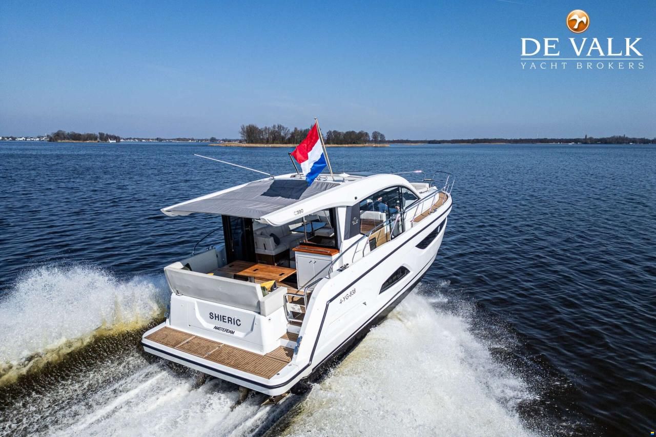 Sealine C390
