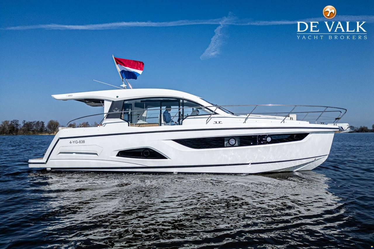 Sealine C390