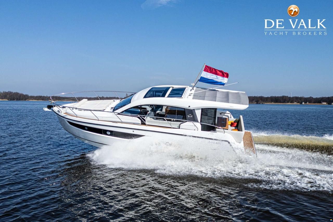 Sealine C390