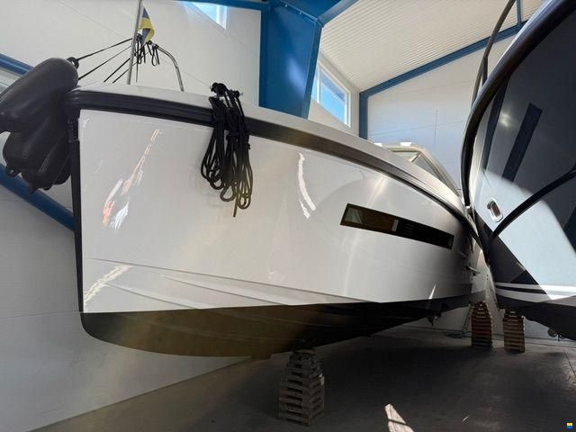 Delta Powerboats 33 CE