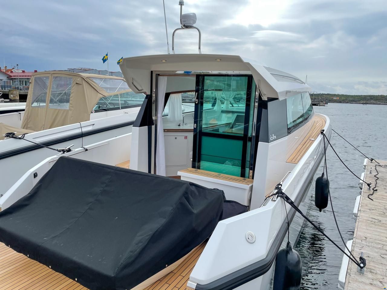 Delta Powerboats 33 CE