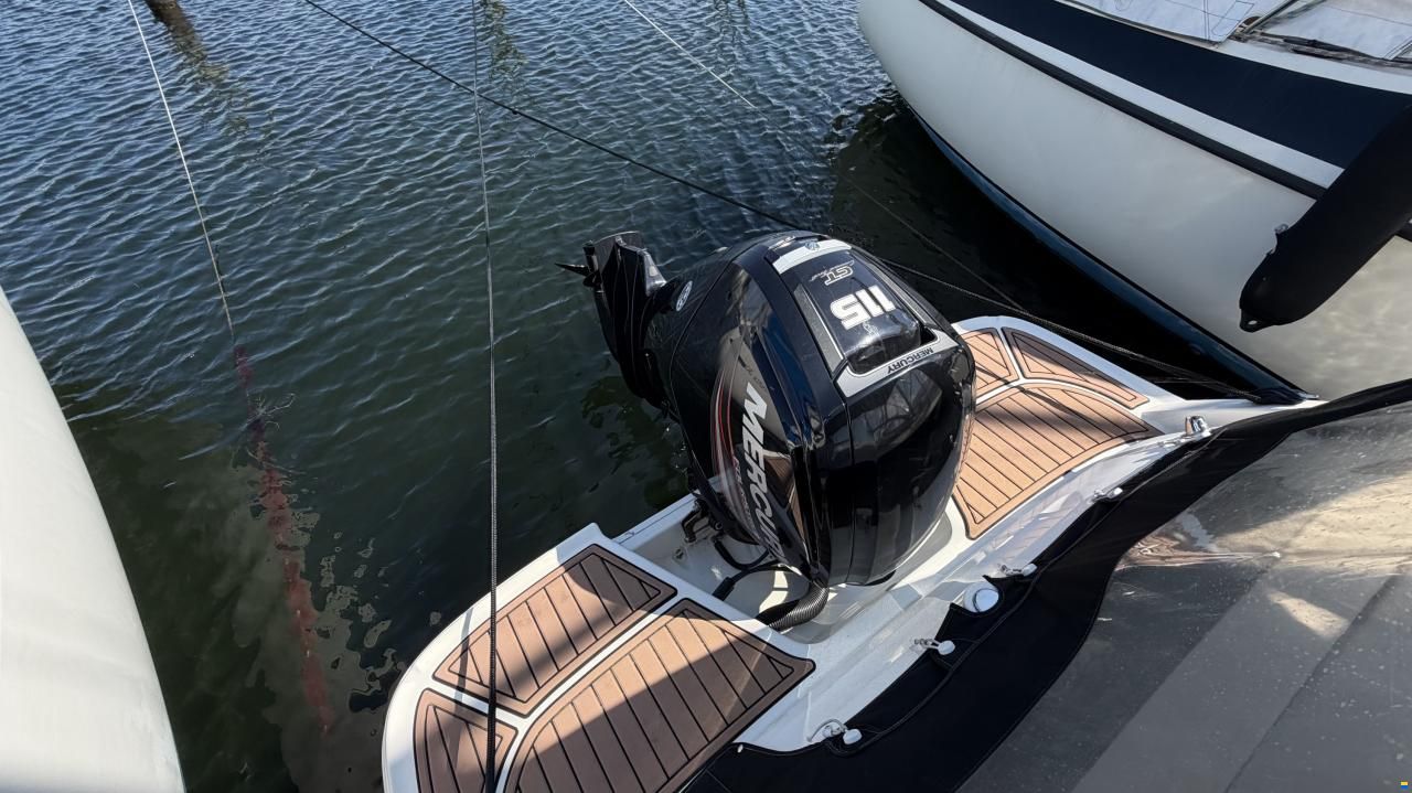 Bayliner VR5 Cuddy