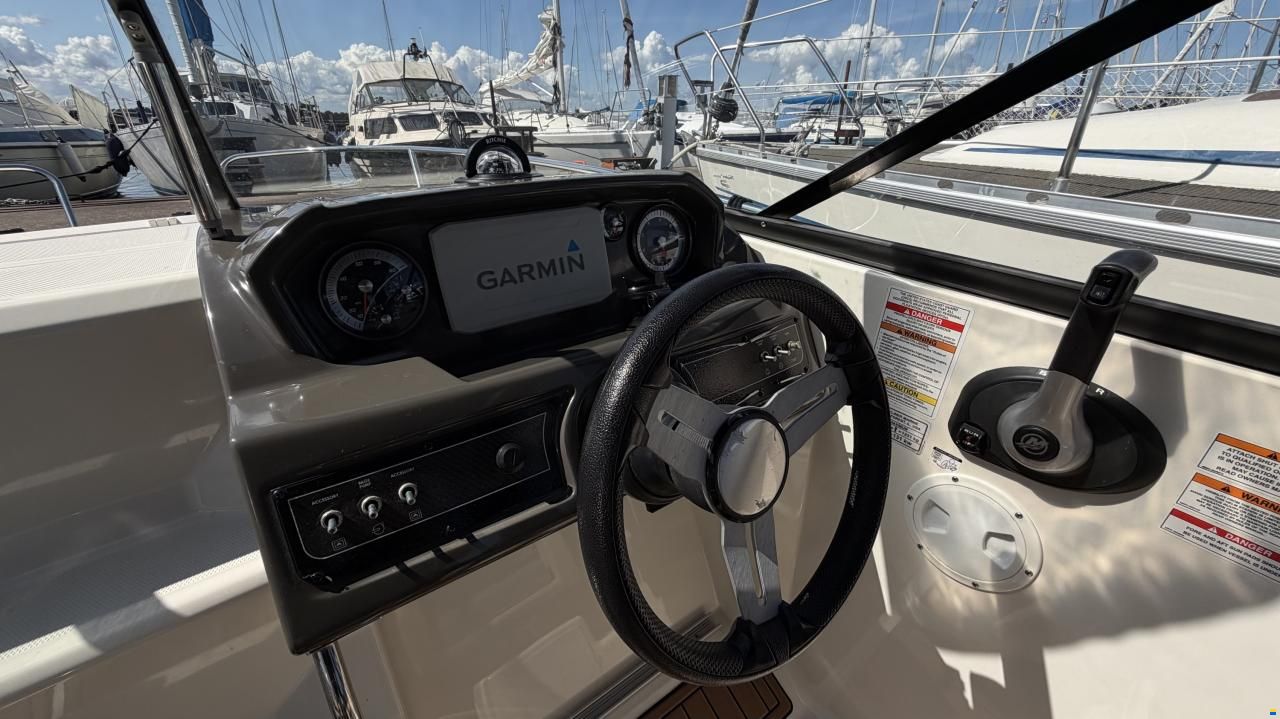 Bayliner VR5 Cuddy