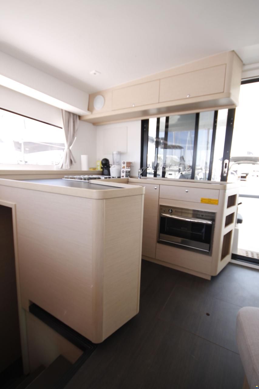 Lagoon 42