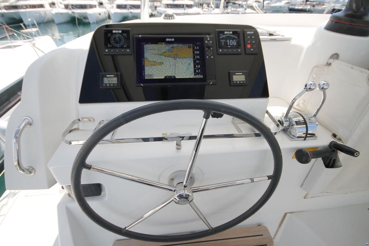 Lagoon 42