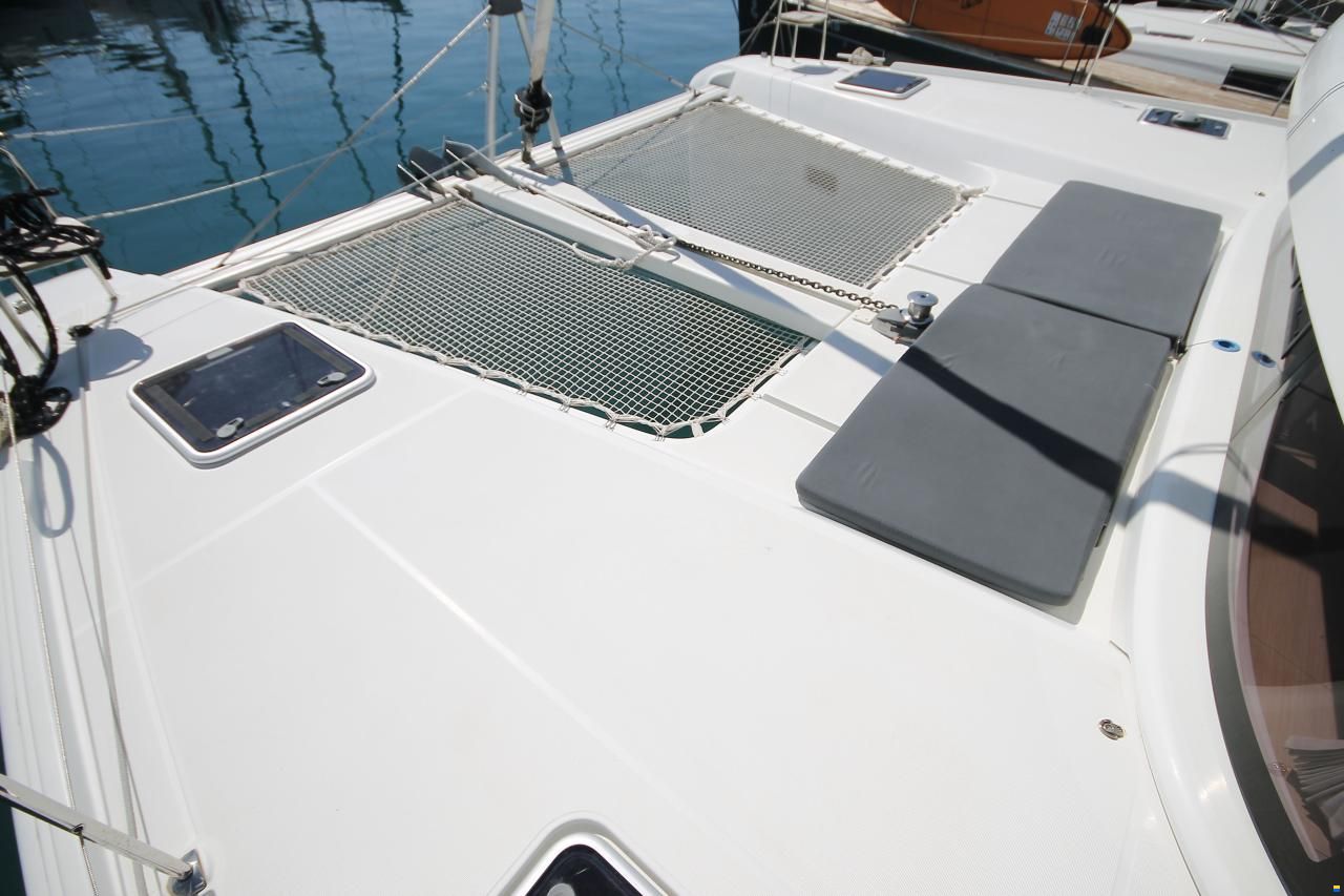 Lagoon 42