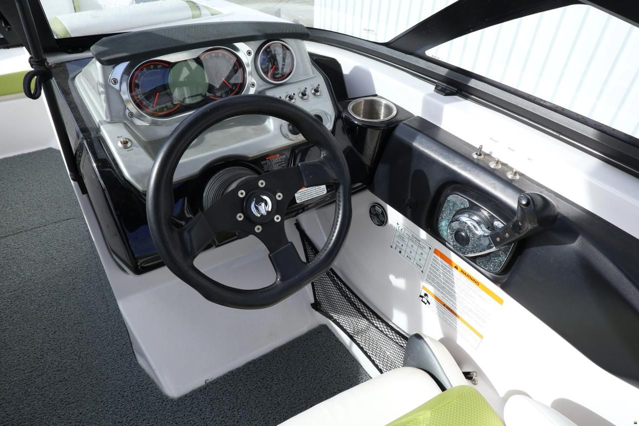 Scarab 215 HO Jet