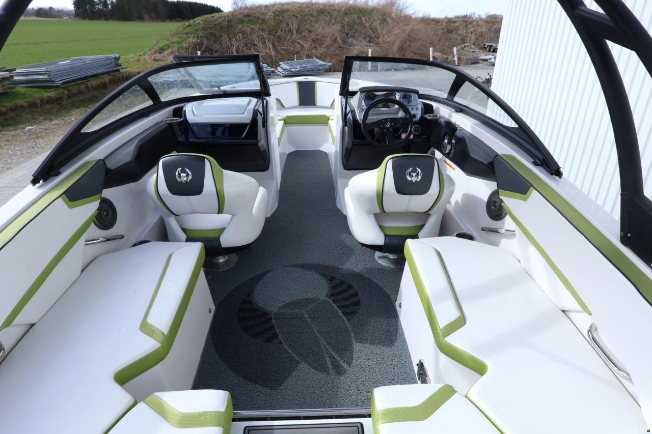Scarab 215 HO Jet