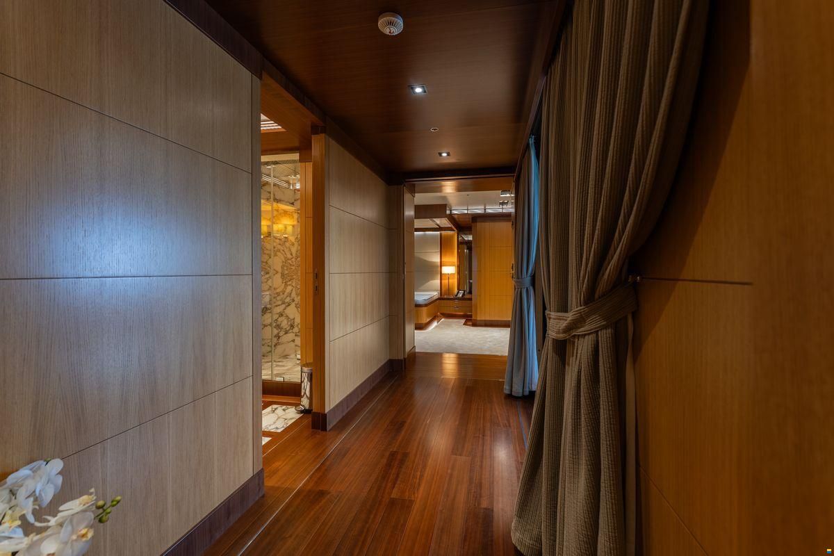 Columbus Yachts 177