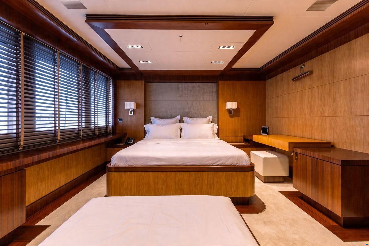 Columbus Yachts 177