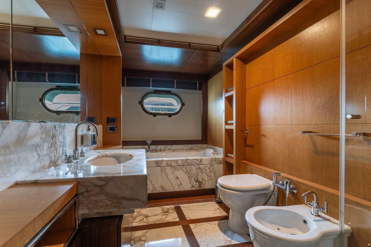 Columbus Yachts 177