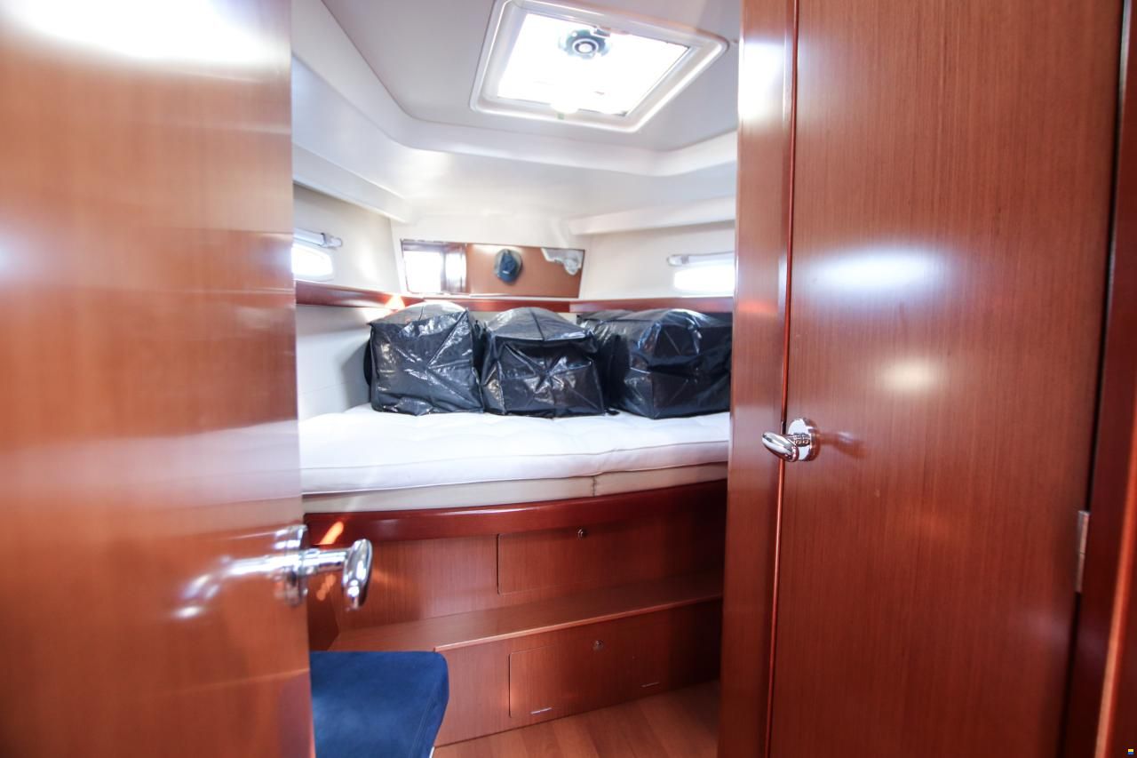 Beneteau Oceanis 43