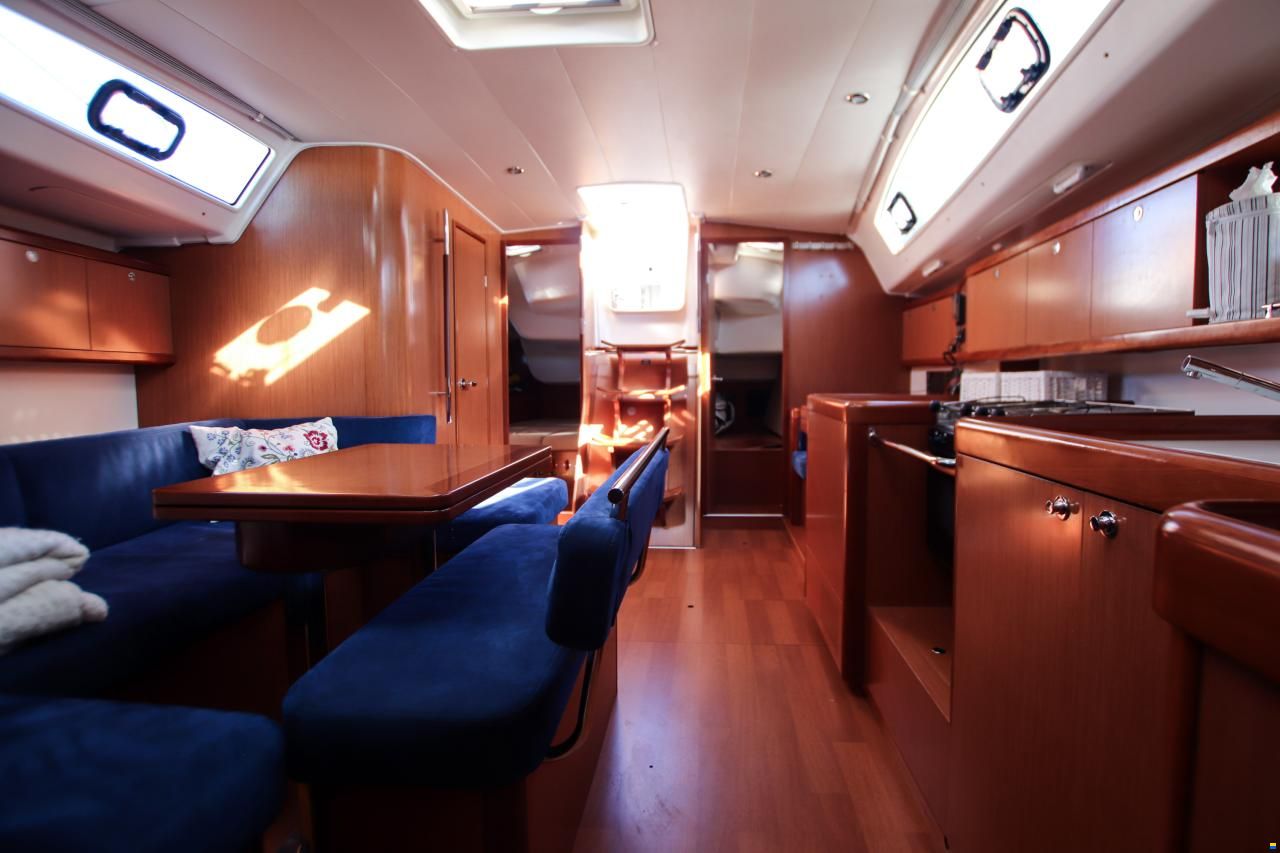 Beneteau Oceanis 43