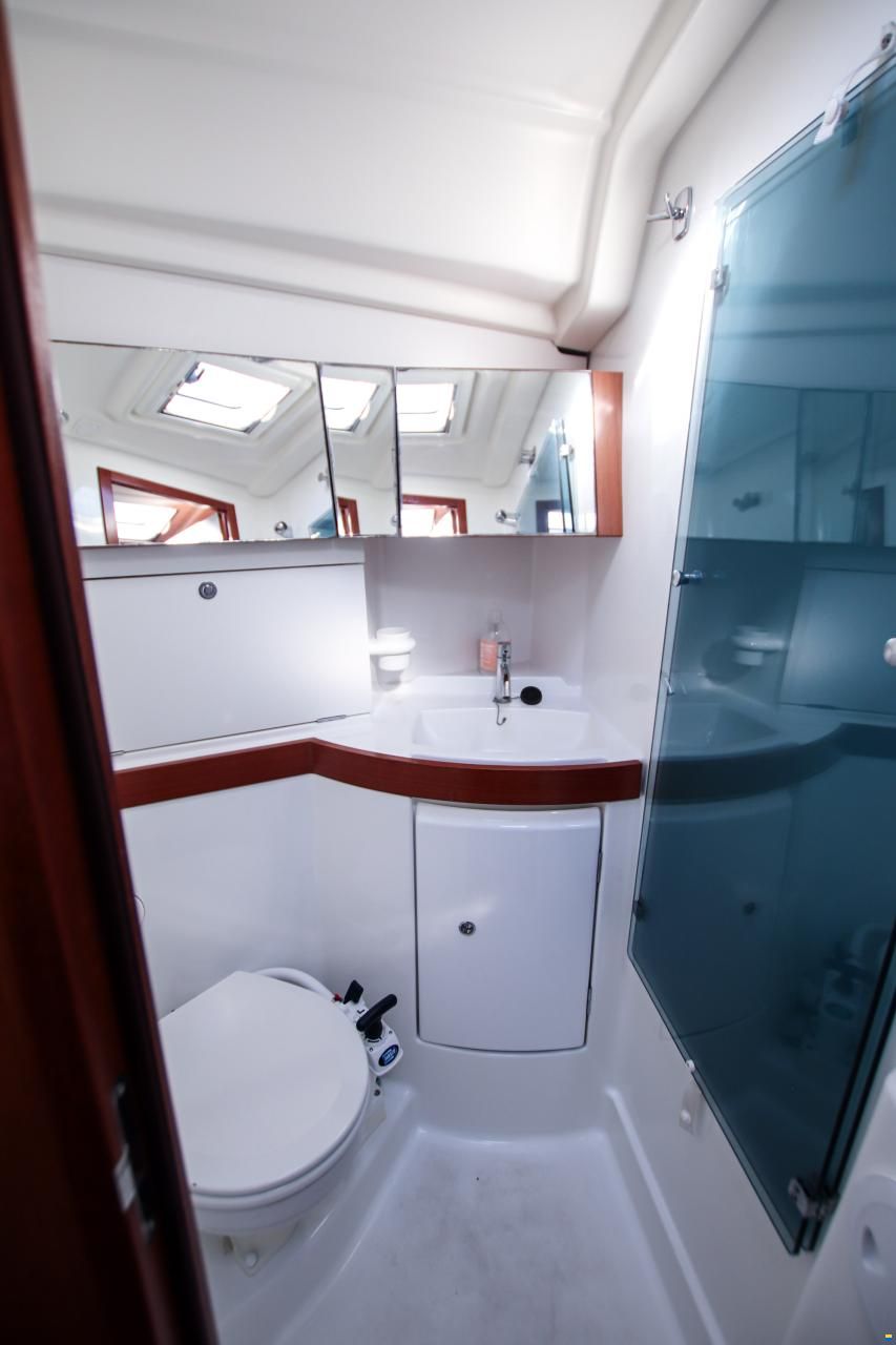 Beneteau Oceanis 43