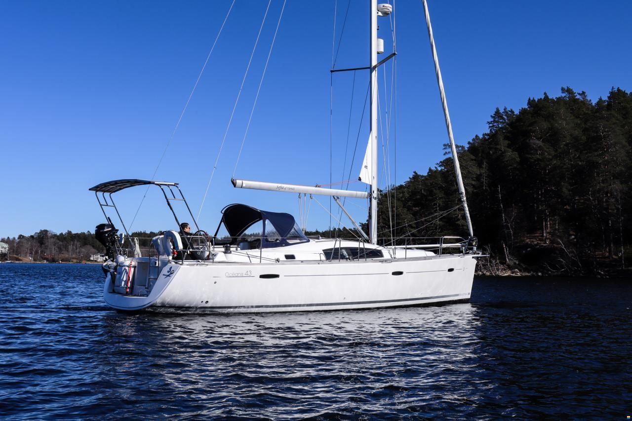 Beneteau Oceanis 43