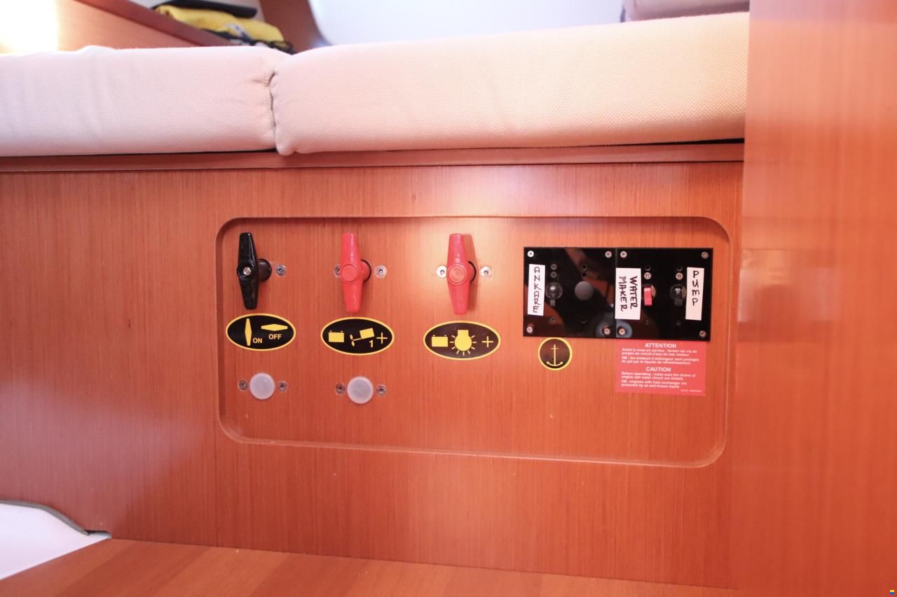Beneteau Oceanis 43