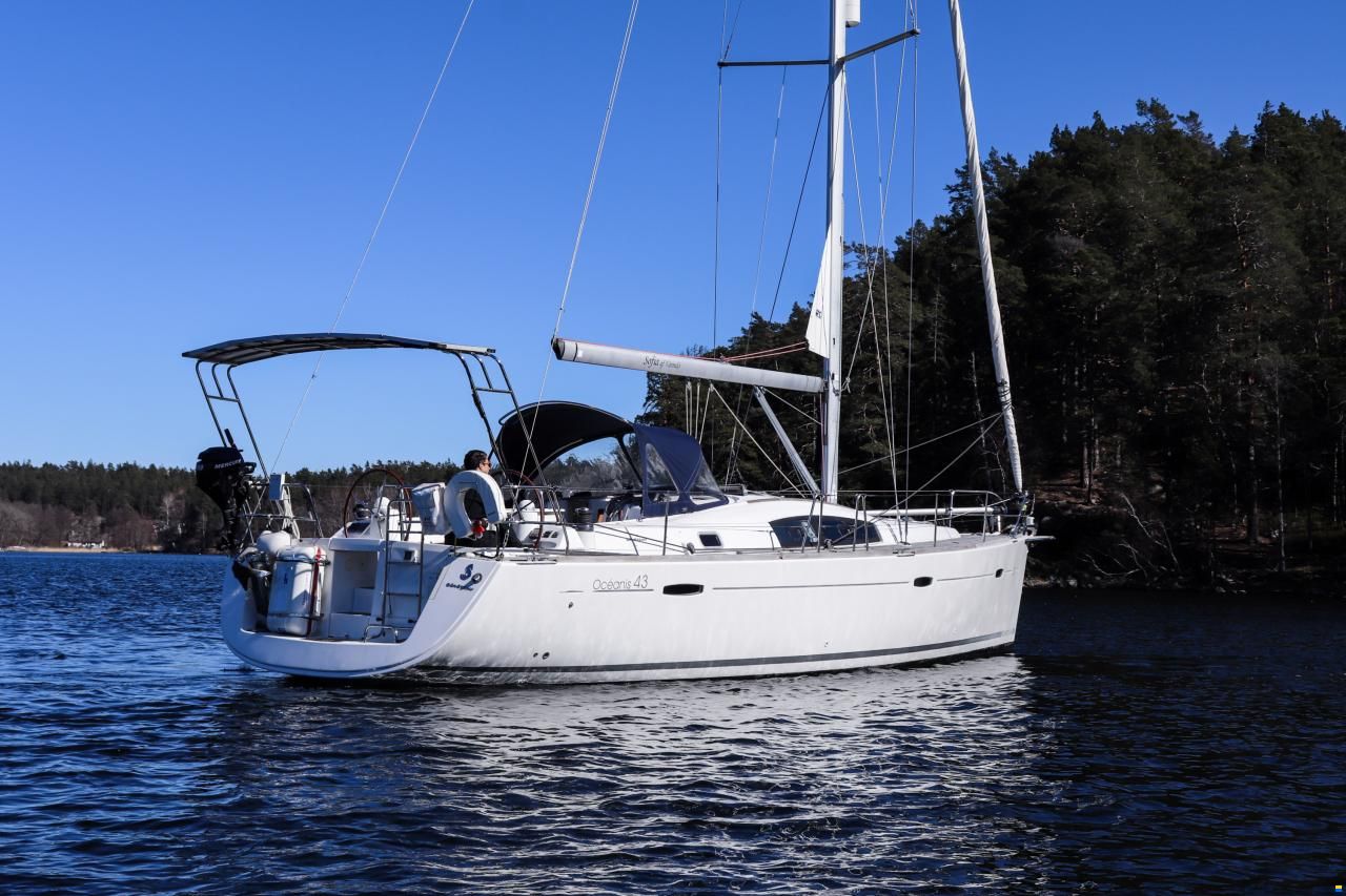 Beneteau Oceanis 43